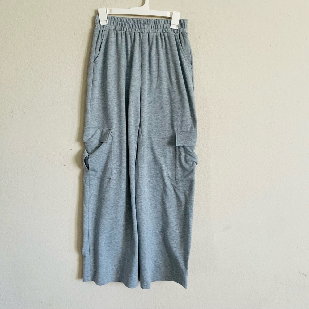 Womans Gray Cargo sweat Pants size L high waist wide leg casual winter chic